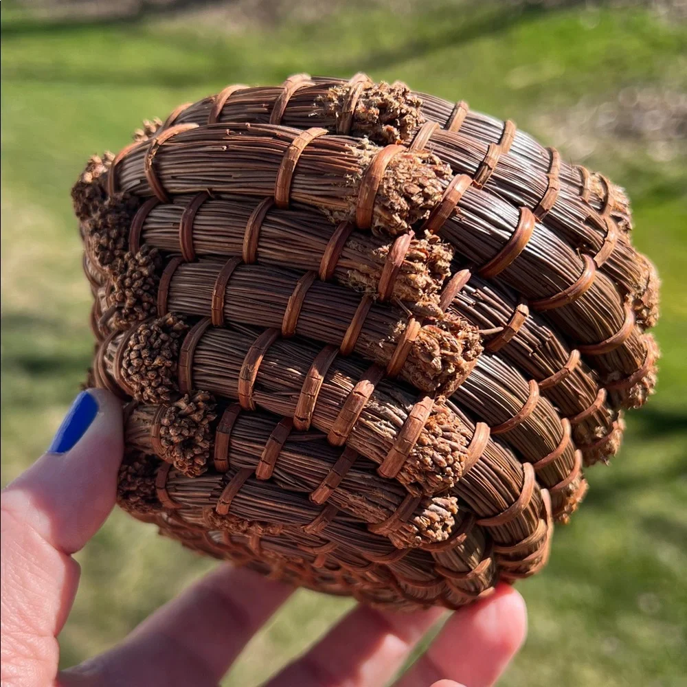 Antique Native American Seminole Tribe Handwoven Coiled Pine Needle Basket